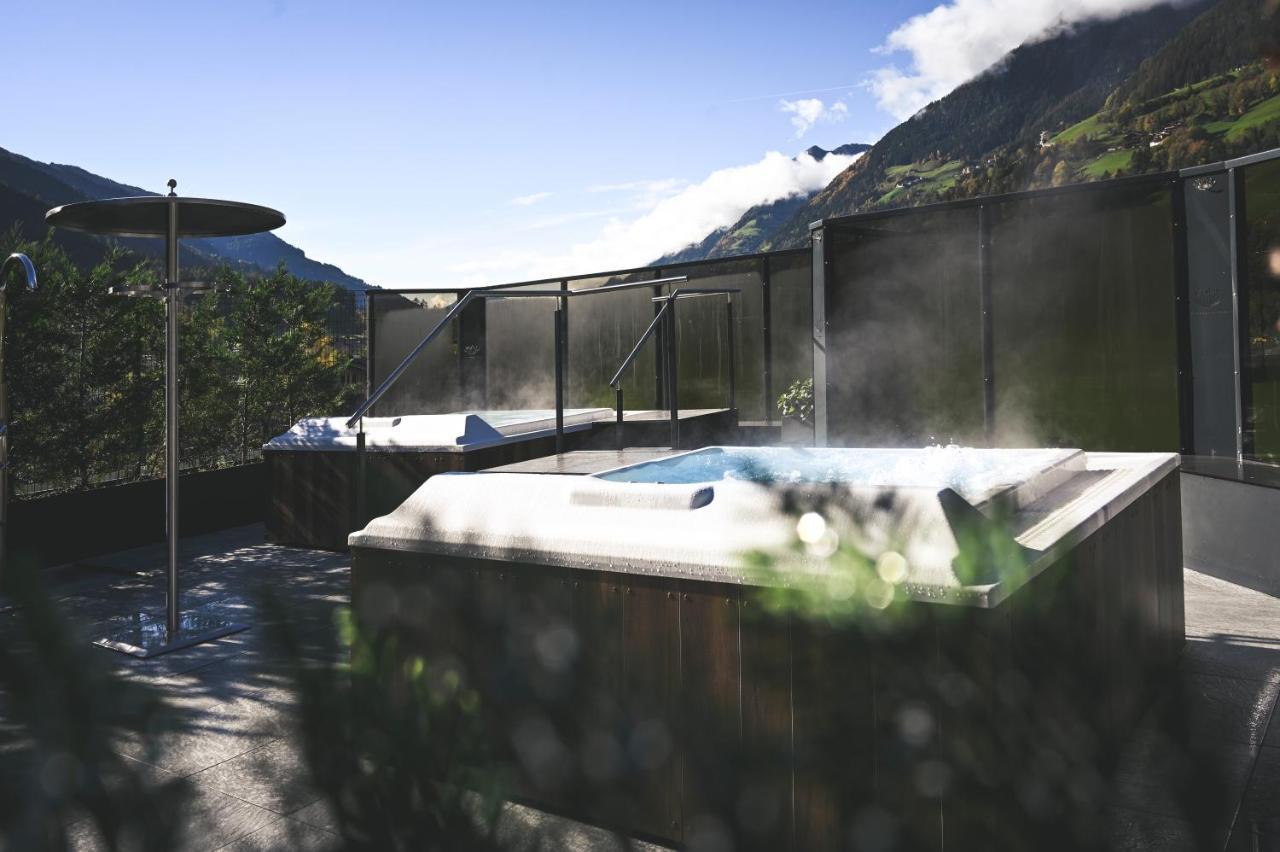 Wiesenhof Gardenresort San Leonardo in Passiria Bagian luar foto