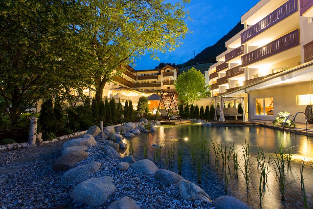 Wiesenhof Gardenresort San Leonardo in Passiria Bagian luar foto